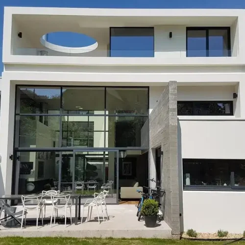 peinture finitions extérieures bordeaux